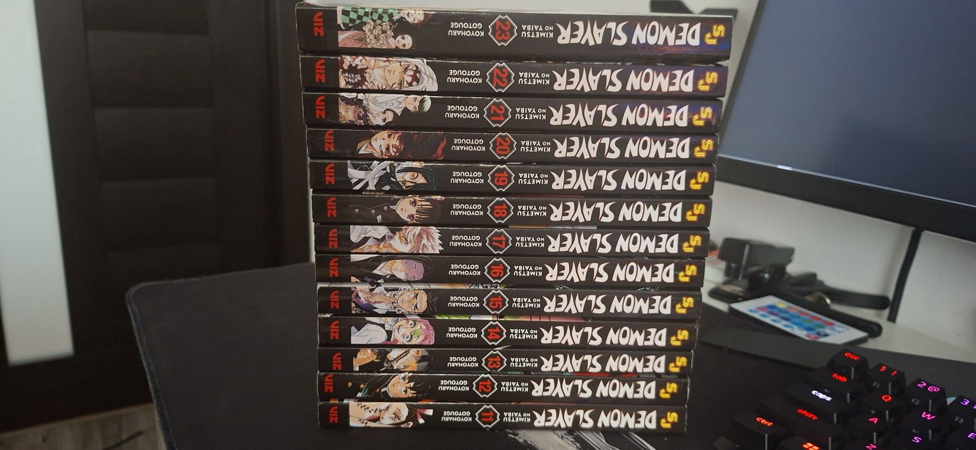 Vând manga demon slayer vol 11-23