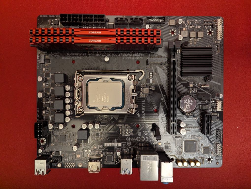 Core i5-12400F с дъно Gigabyte H610M и 16GB RAM / опция Core i5-13400