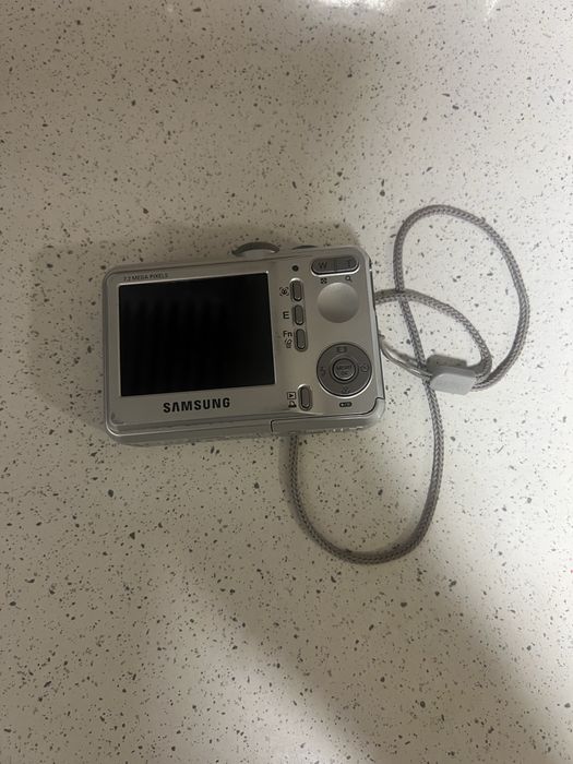 Samsung sifravoy foto aparat sotiladi