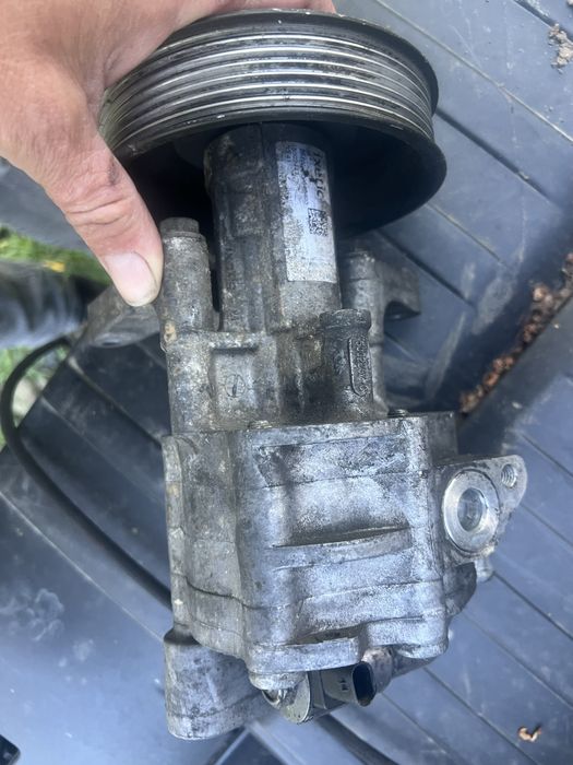 Pompa servo bmw 3.0 d x5 x6 activ stering e70 e71
