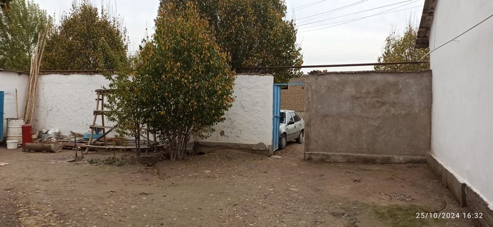 Boyovutda uy sotiladi