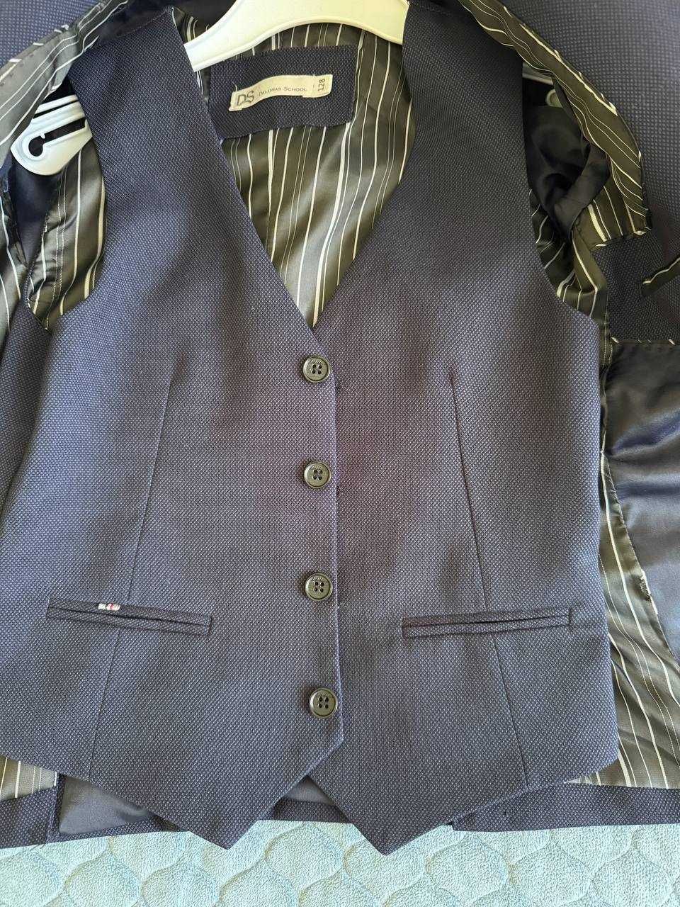 Продам школьную форму