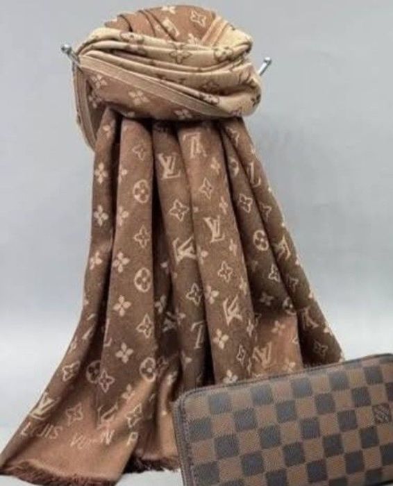 Esarfa cu doua fețe+portofel,super calitate import Franța, saculet