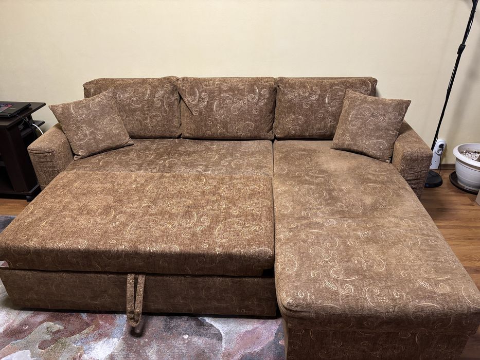 Ъглов диван подходящ за хол или всекидневна