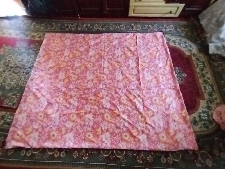 Продам покрывало из хан атласа