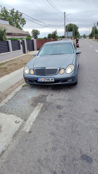 Vând Mercedes e200