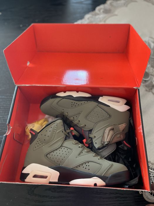 Jordan 6 Travis scott