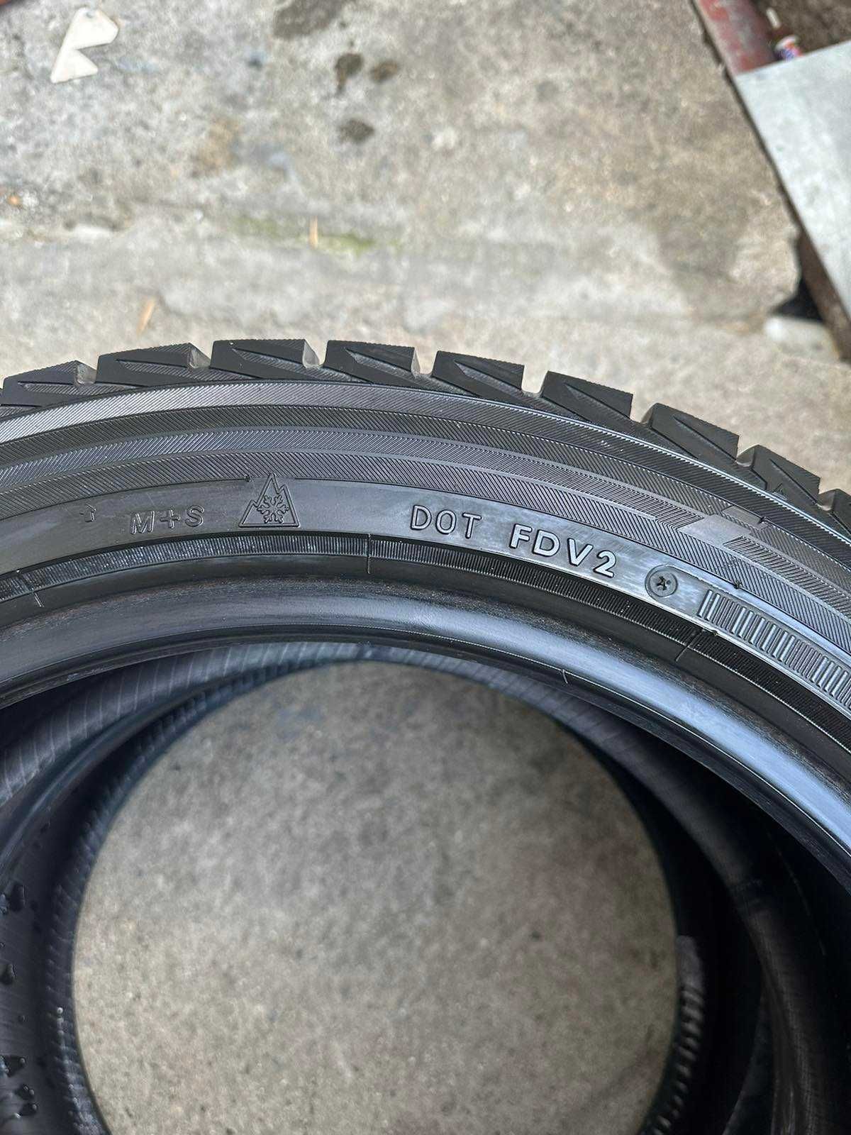 Зимни гуми 215/50R18 92T Yokohama Ice Guard IG 52C