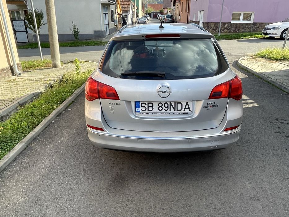 Opel astra sports tourer