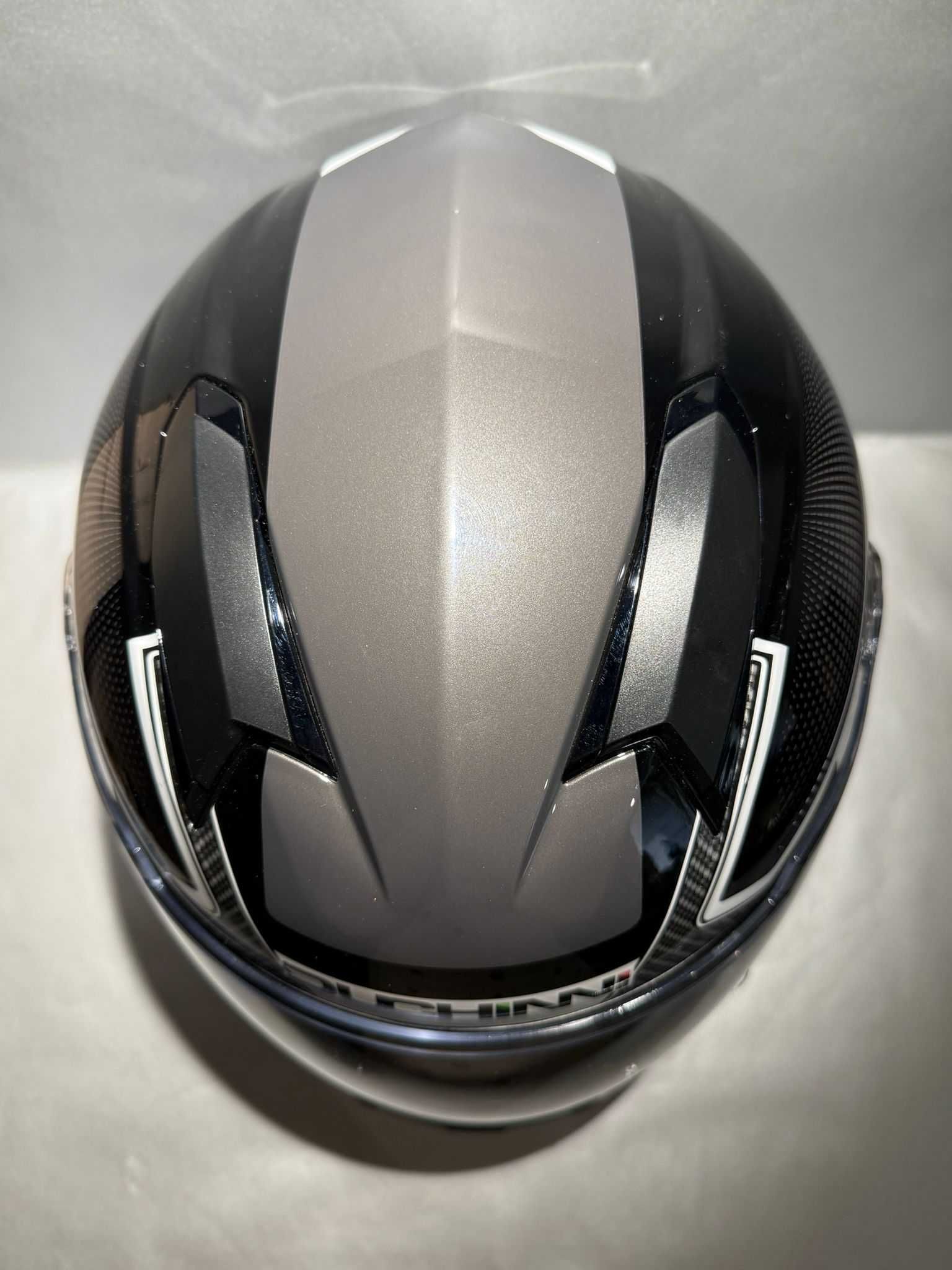 /НАМАЛЕНА/ Каска за мотор DUCHINNI D811 GLOSS BLACK размер M