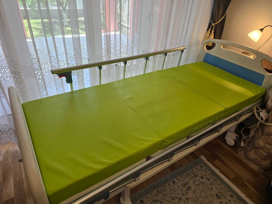 Pat medical 3 segmente + saltea nouă + saltea antiescară gratuit