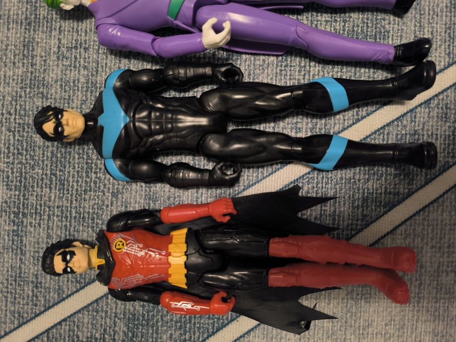 Super eroi DC 5 figurine( Batman, Joker , Superman , Robin )