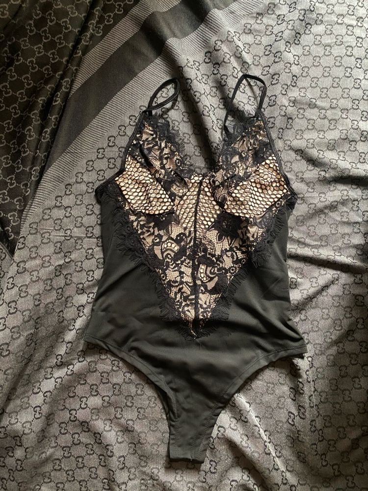 Body B5 Dantela negru bretele bej crem sexy stil Zara Victoria Secret