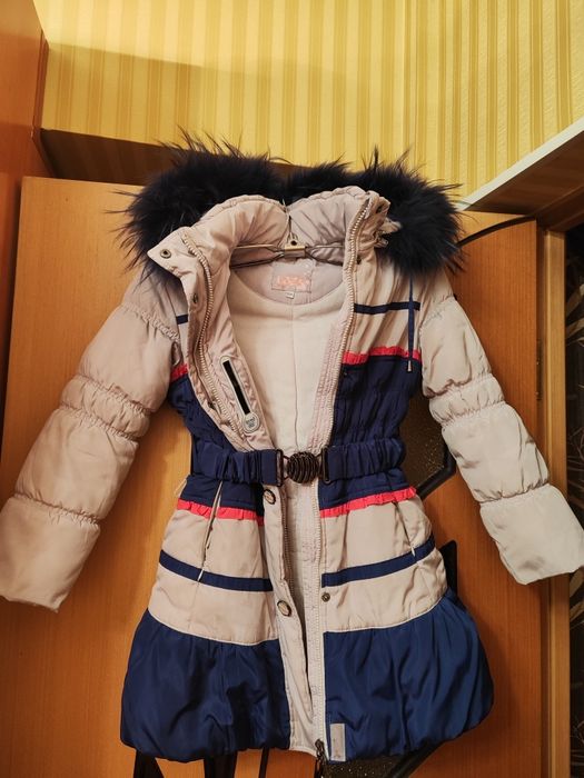 Продам детские зимние куртки