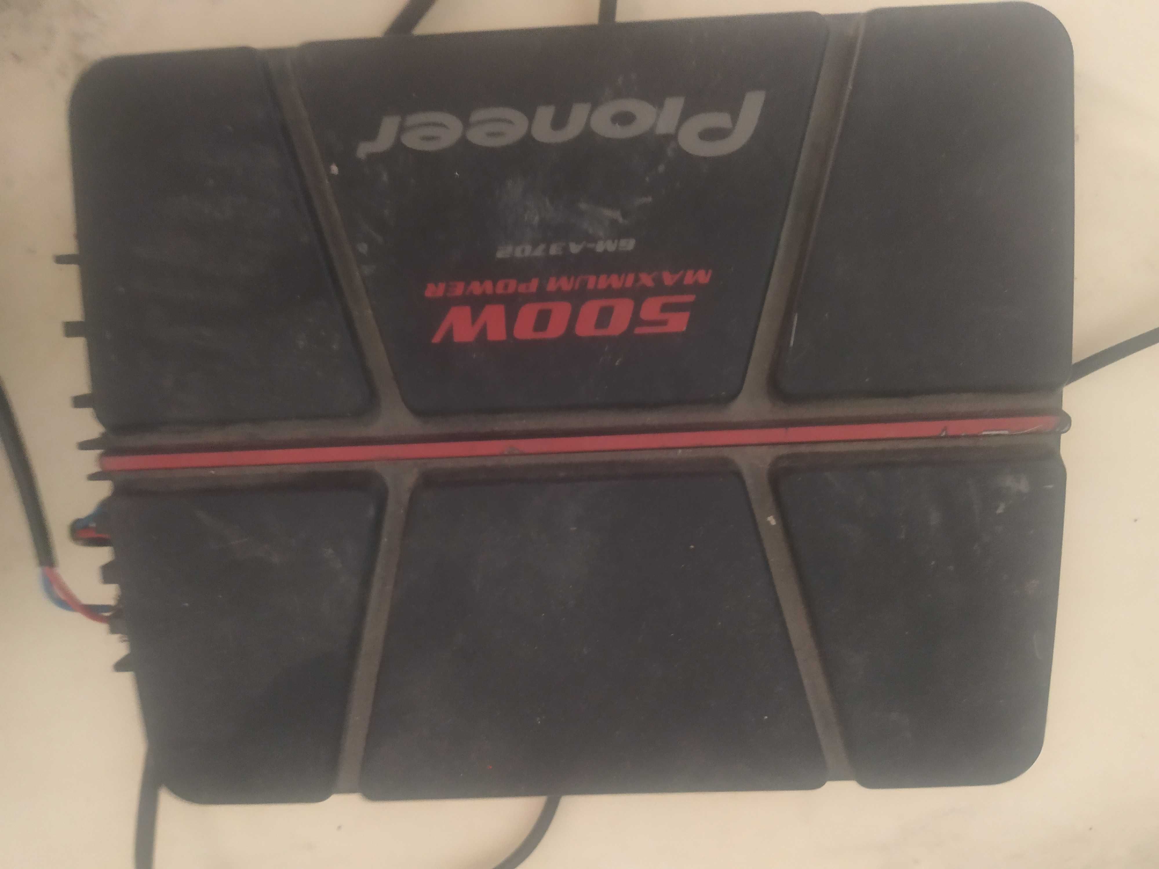 Срочно продам усилитель пионер и калонки KENWOOD работает отлично