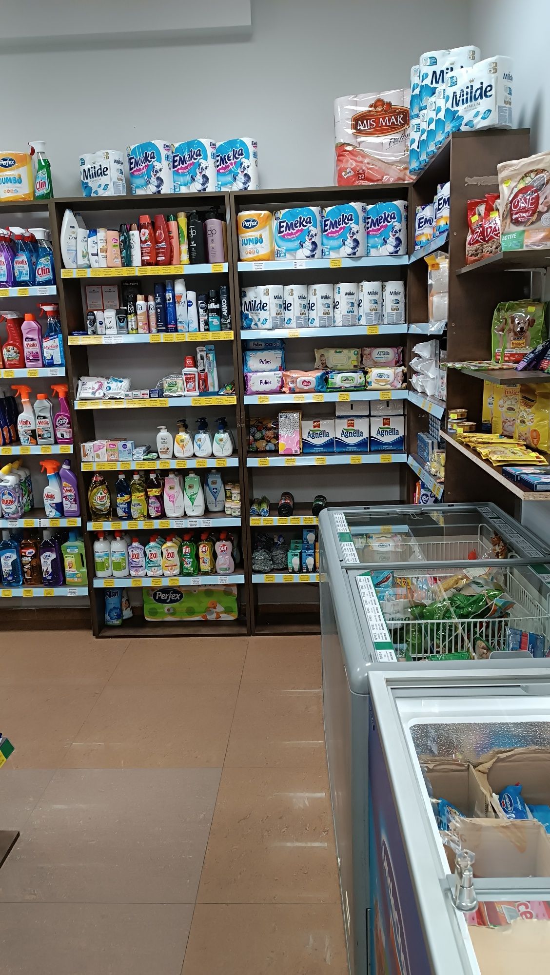 Продавам бизнес-магазин за хранителни стоки