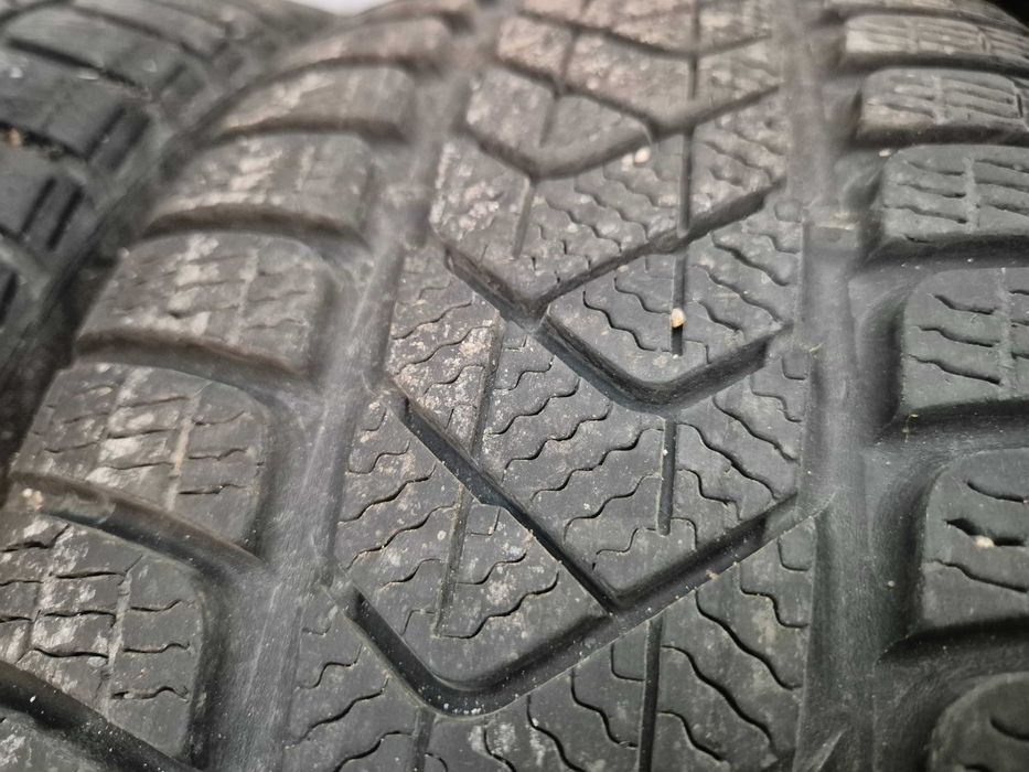 225/55R18 Pirelli Sottozero 3