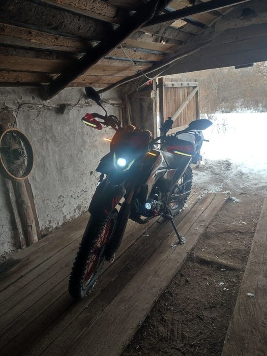 Продам эндуро 250кубов