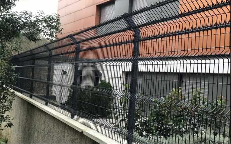 Доставка и монтаж на  Оградни Пана