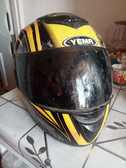 Продам мотоциклетный шлем