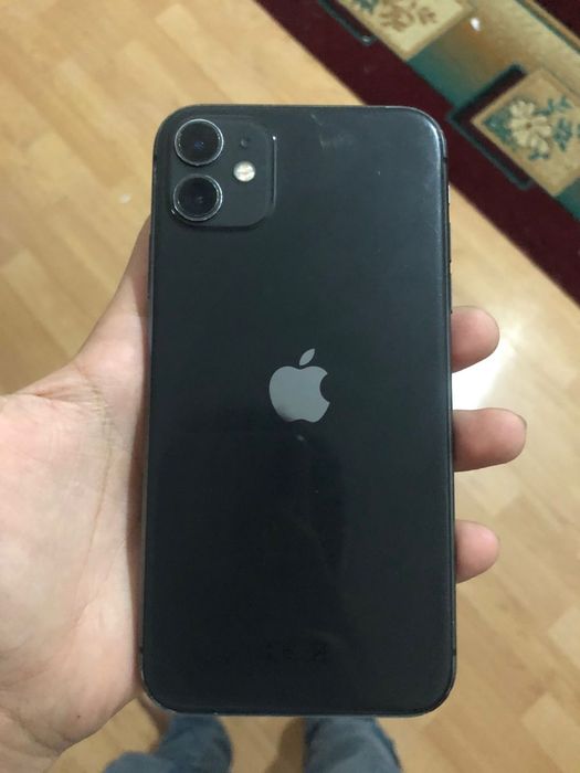 Айфон 11 коробка есть