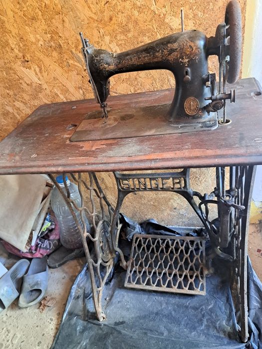 Masina de cusut SINGER