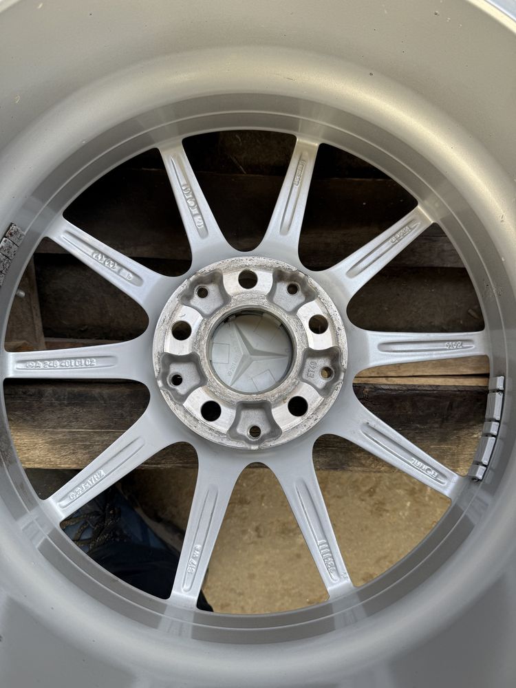 Jante originale Mercedes A klasse B klasse C klasse CLA GLA BLB pe 17