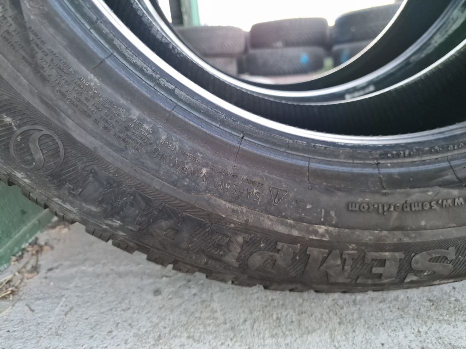 Anvelope 235/60R18 marca Semperit, M +S, DOT 2021