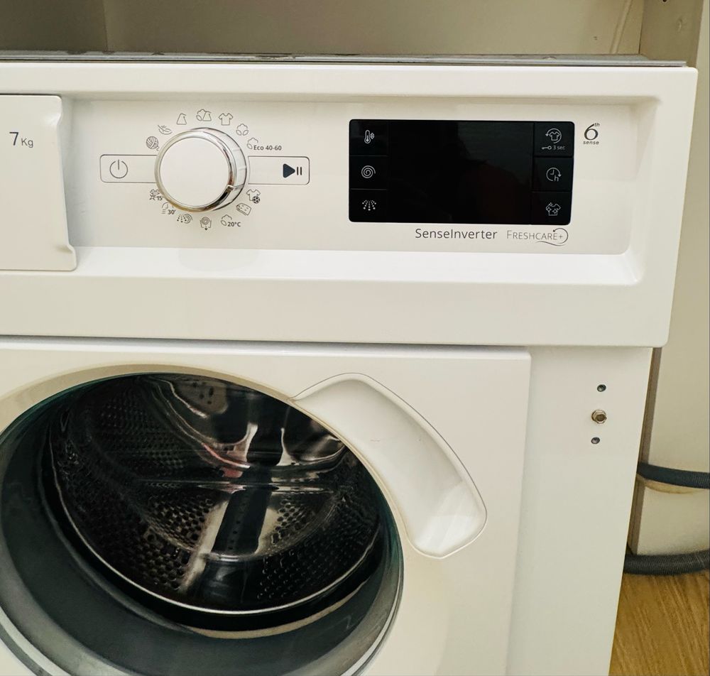 Пералня за вграждане Whirlpool