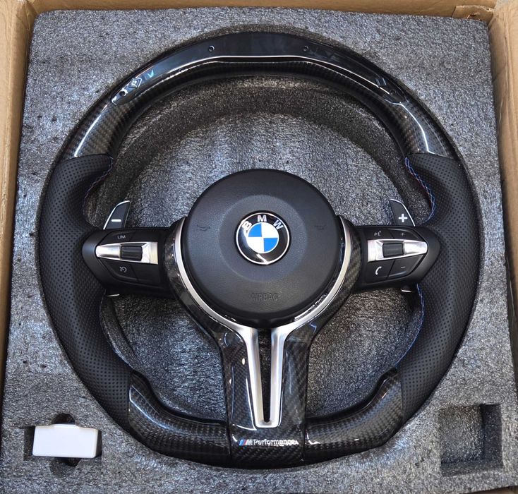 Карбонов волан с дисплей за БМВ Ф30 Ф31 Ф34 Ф32 BMW F30 F31 F32 F34