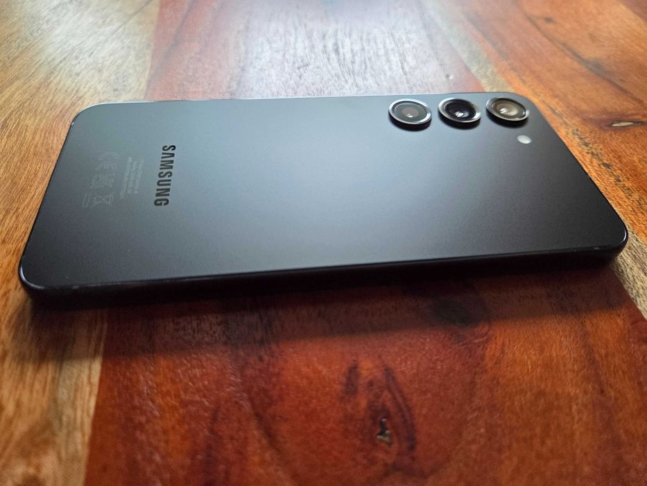 Продавам Samsung Galaxy S23 256GB