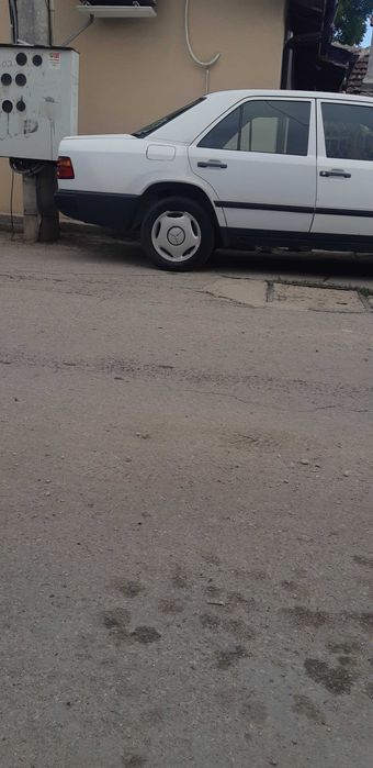 Мерцедес-W124 200-E  За части