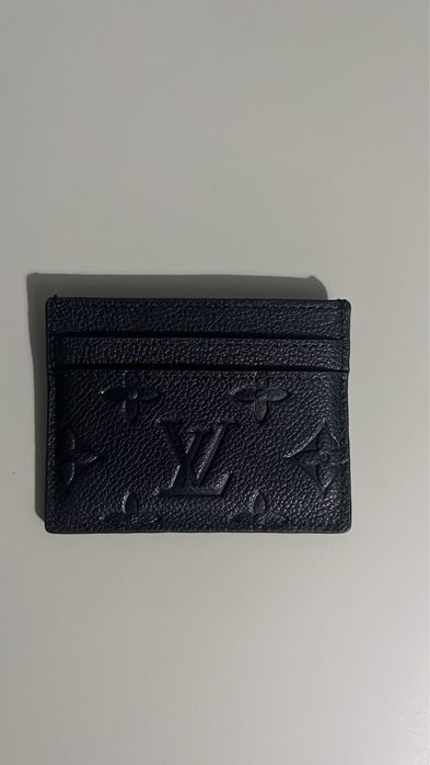 Portofel L V astept oferta