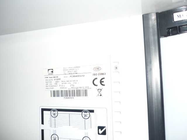 Хладилна витрина 765л.