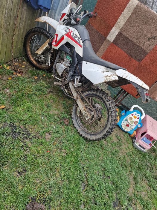 Se vinde cros enduro 125 4t