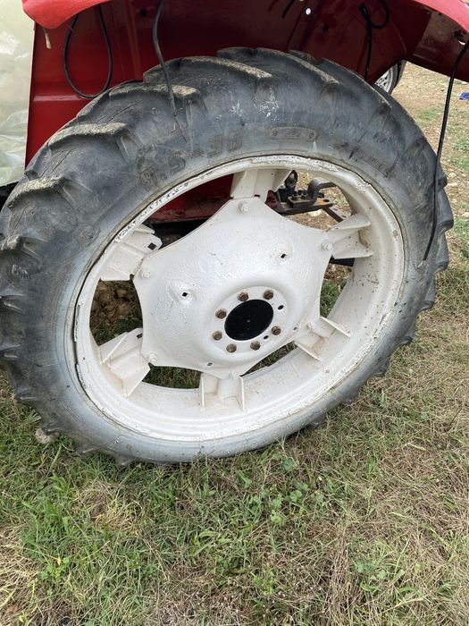 Schimb roți tractor U445
