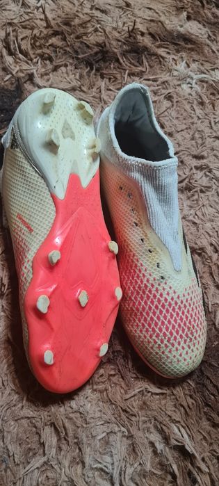 Ghete fotbal adidas predator