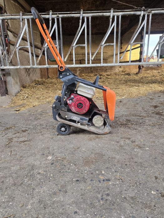 Placa vibrantă pe benzină.Disponibil în România din 26 Dec