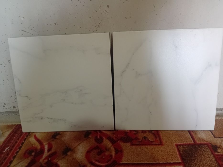 Кафель сатылады.