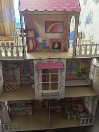 домик для кукол с мебелью