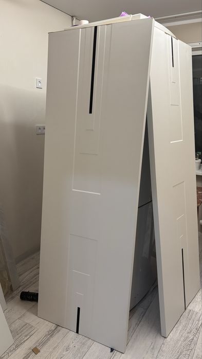 Новая дверь ширина 70 с доборами и наличниками