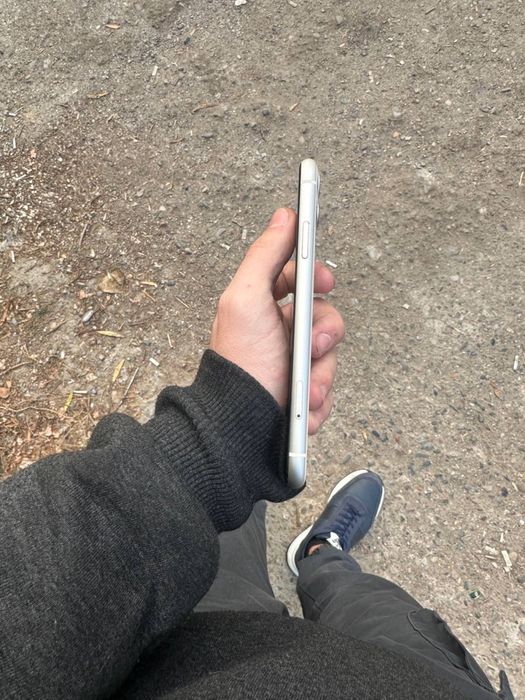 Iphone 11 64gb sotiladi