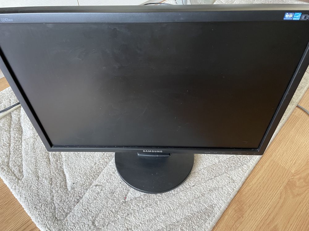 Samsung 2243nw …