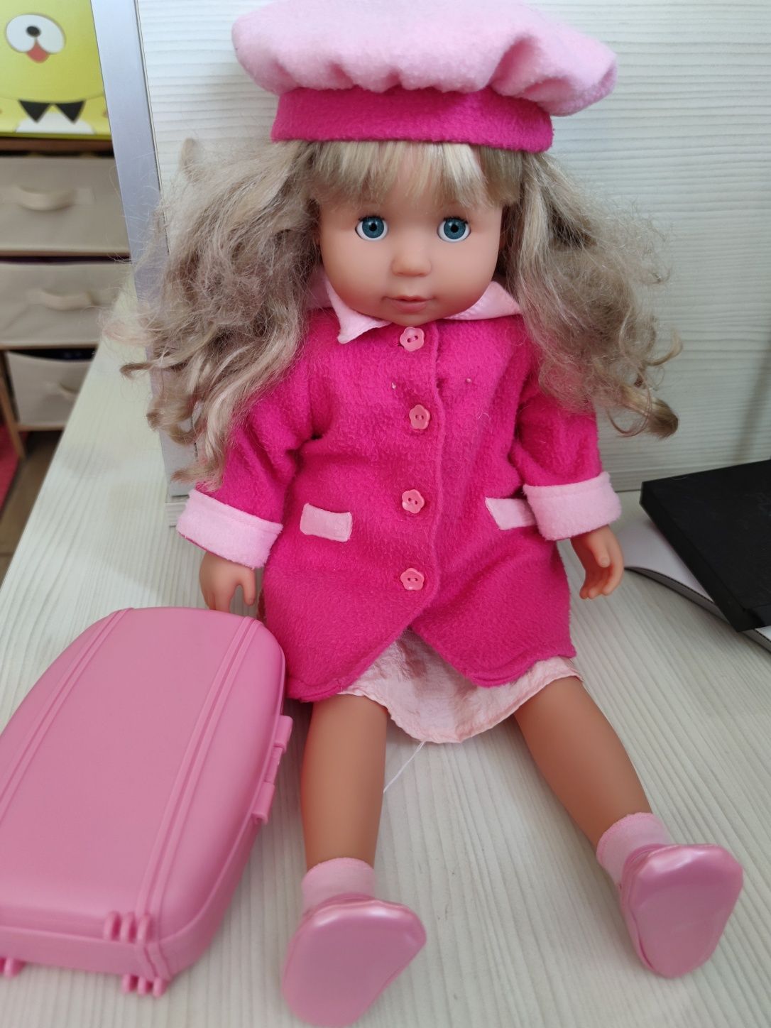 Пееща и говореща кукла Мария с розово палто