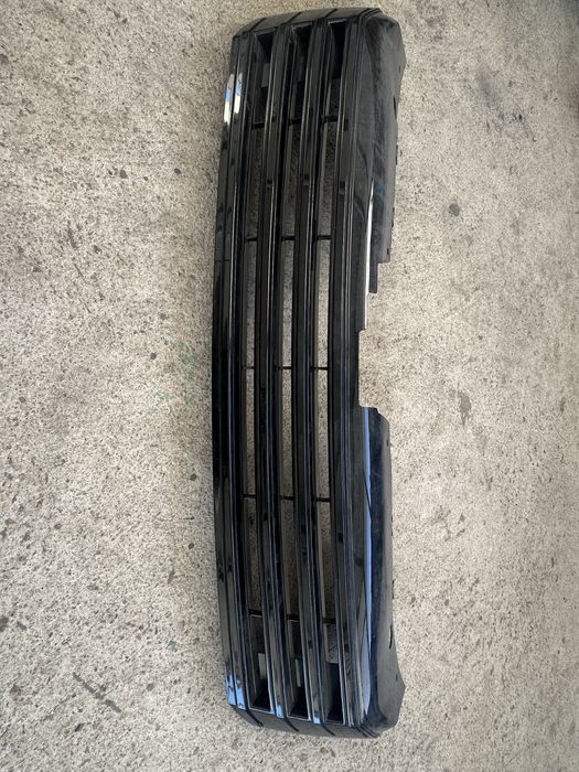 Спортна предна маска за пасат b7 !