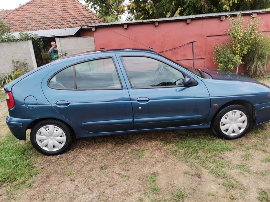 Vand Renault MEGANE Hatchback , Motor 1.4 l , Benzina 16V , An 2000