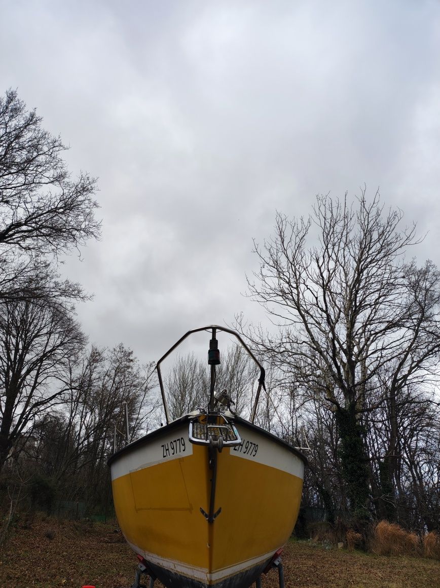 Ветроходна лодка  с колесар