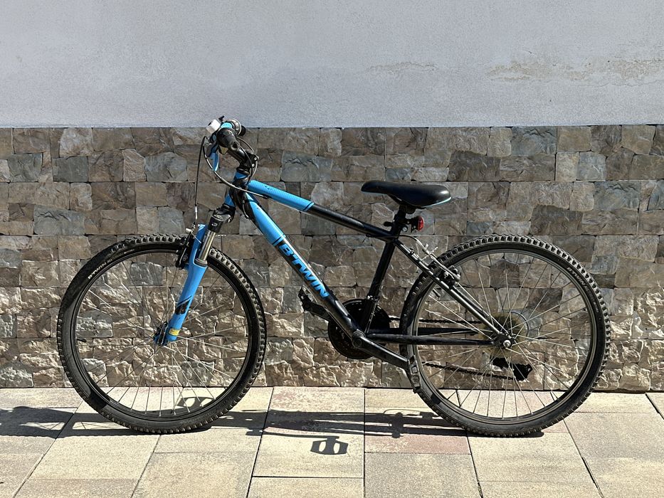 Bicicleta MTB suspensii pe fata