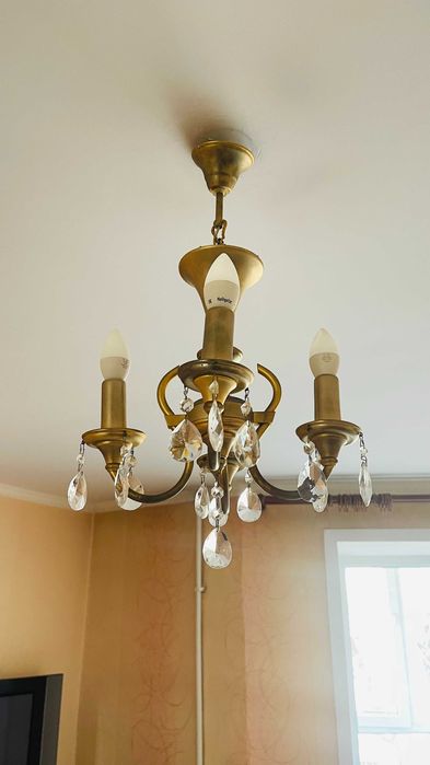 продам люстру б/у