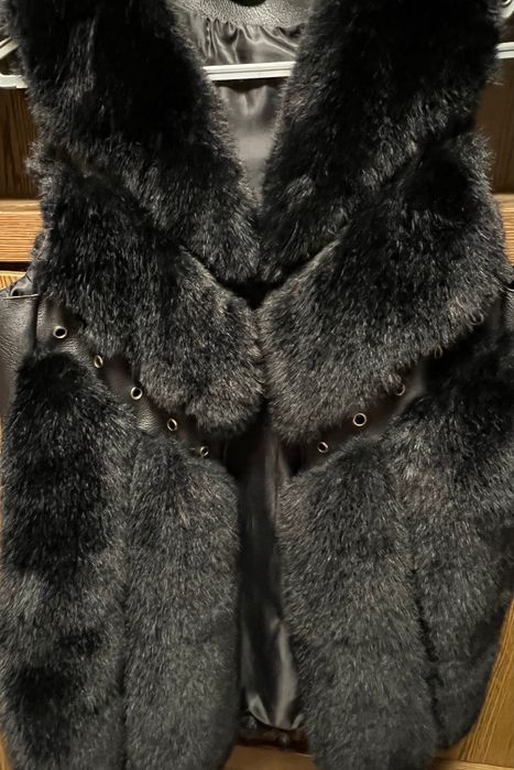 Жилетка женская в отличном состоянии